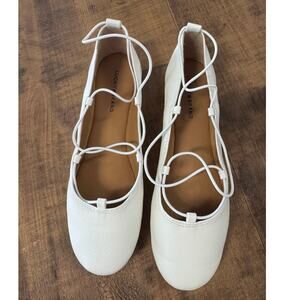 Lucky Brand EVIEE Girls Dress Ballet Shoes, size Girls/Youth 5; White; NEW!